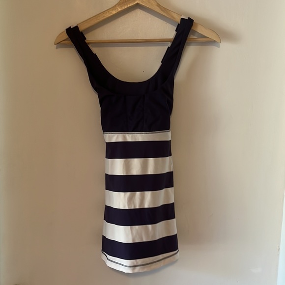 Lululemon Stuff Your Tank size 6 - Picture 4 of 10